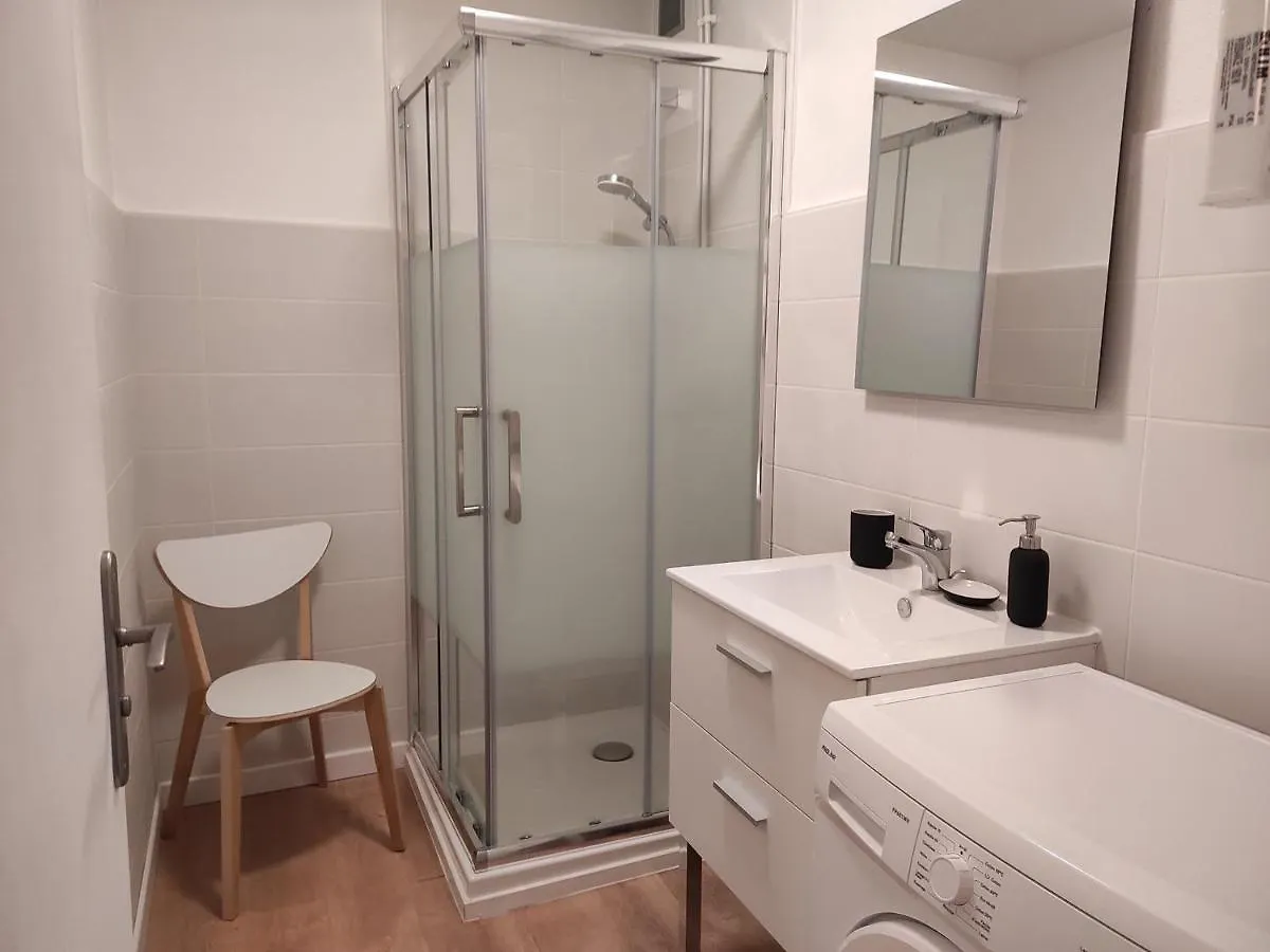 Apartment Appartement Charmant Renove 47M², Balcon Sud, Proche Centre Et Pistes, 4 Pers, Parking Prive, 38880 Autrans - Fr-1-737-7
